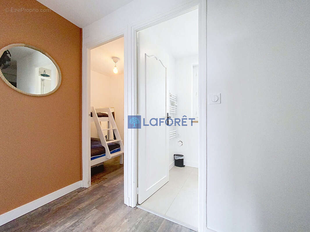 Tres bel appartement t2 cabine  traversant et renove avec vue mer - photo 5