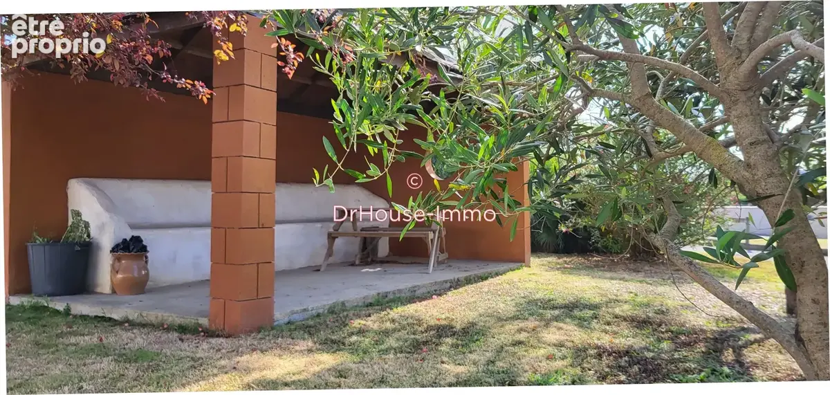 Maison 8 pièces 162 m² à vendre à Brem-Sur-Mer (85470) - photo 1