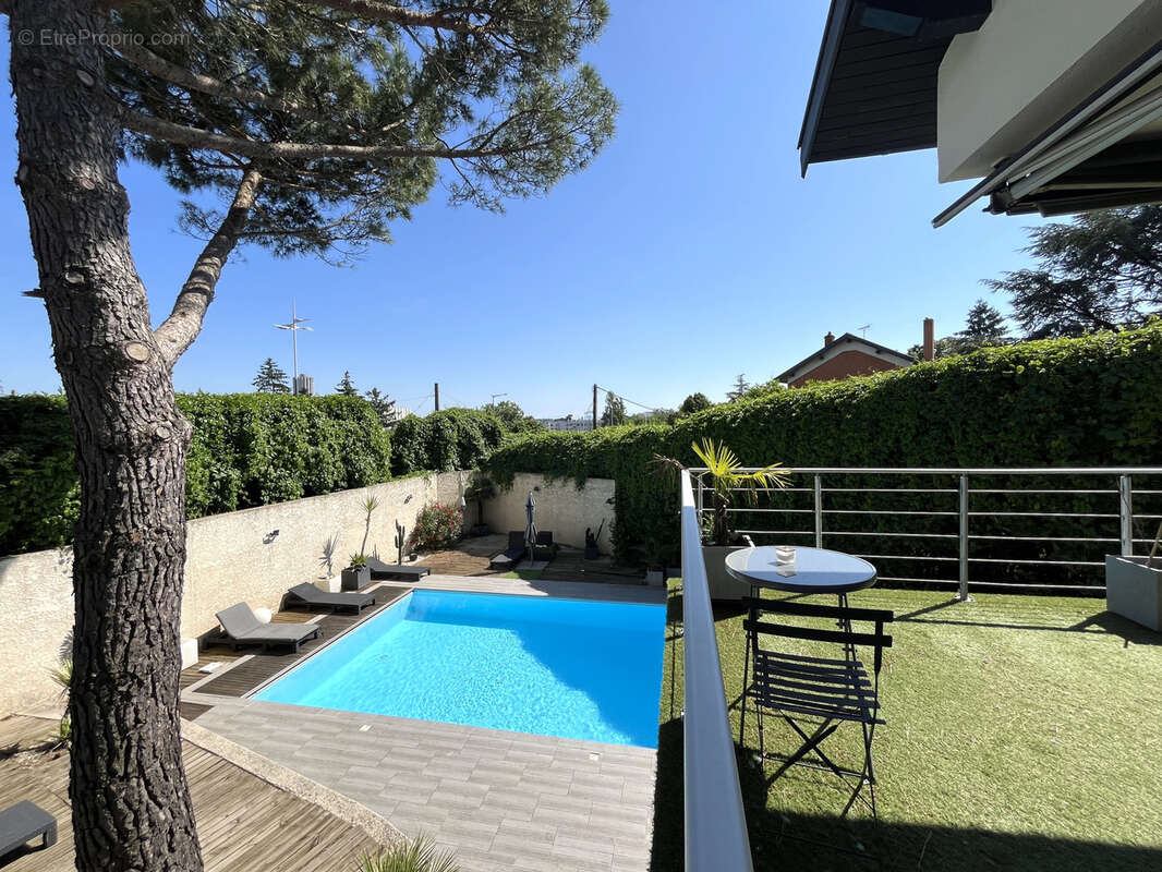 Maison à CHAMPAGNE-AU-MONT-D'OR