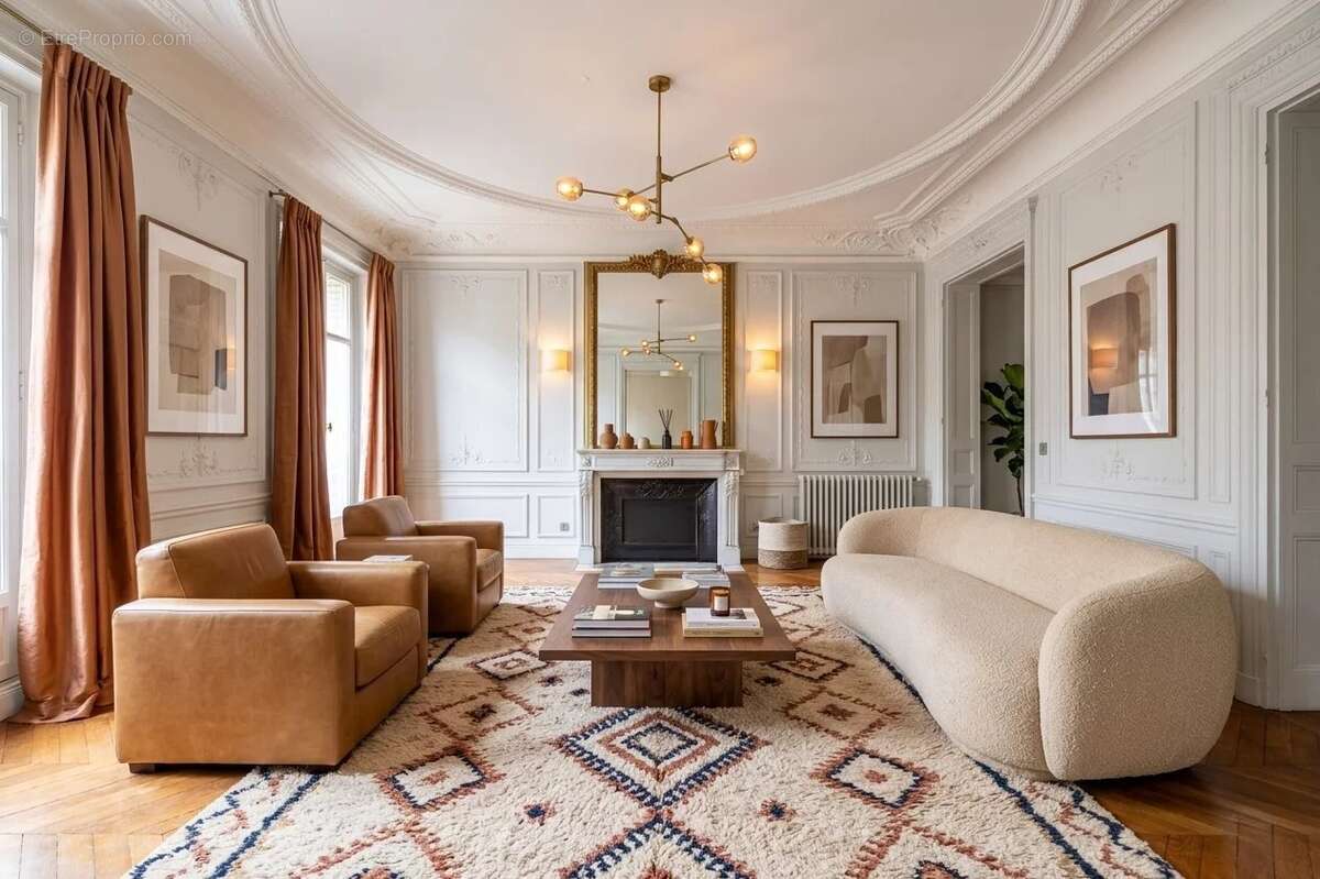 Appartement à PARIS-7E