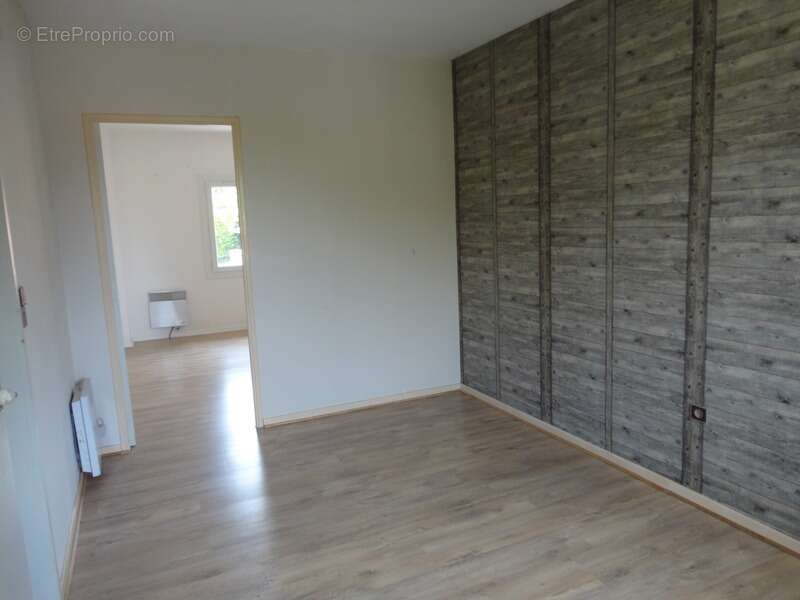 Dpt Tarn (81), à vendre Castres villa P6 de 124 m² sur terrain 358 m² avec terrasse et garage - photo 4