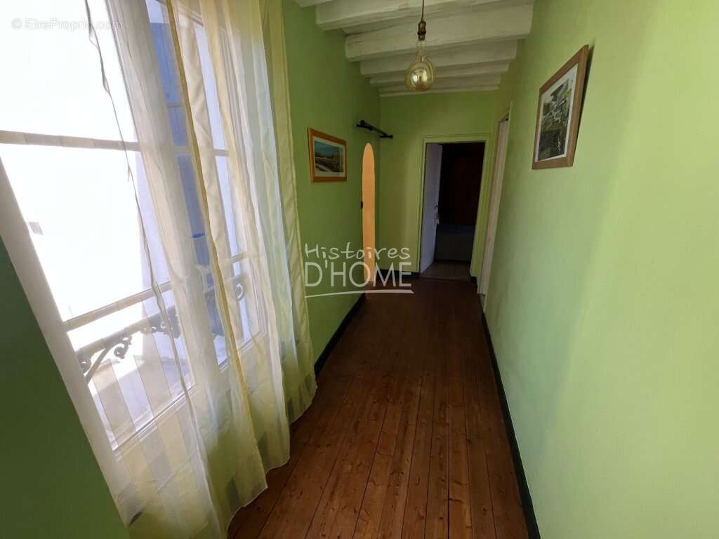 Maison à JOUY-LE-CHATEL