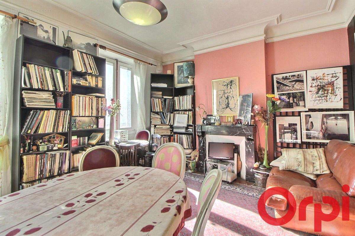 Appartement à MARSEILLE-1E