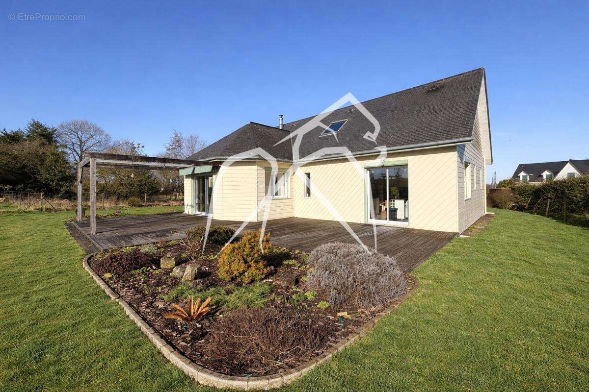 Maison à SAINT-PIERRE-DE-VARENGEVILLE