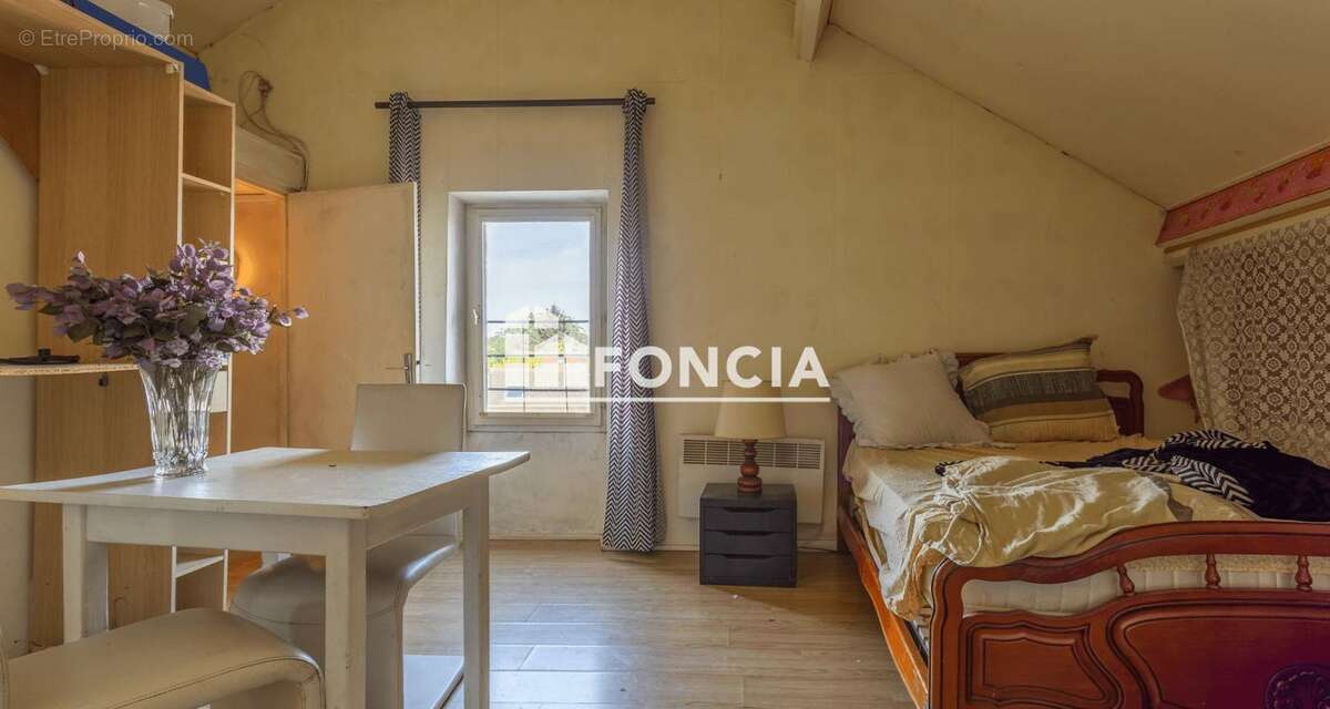 Maison t4 grigny village avec grange sur terrain de 837 m2 - photo 5