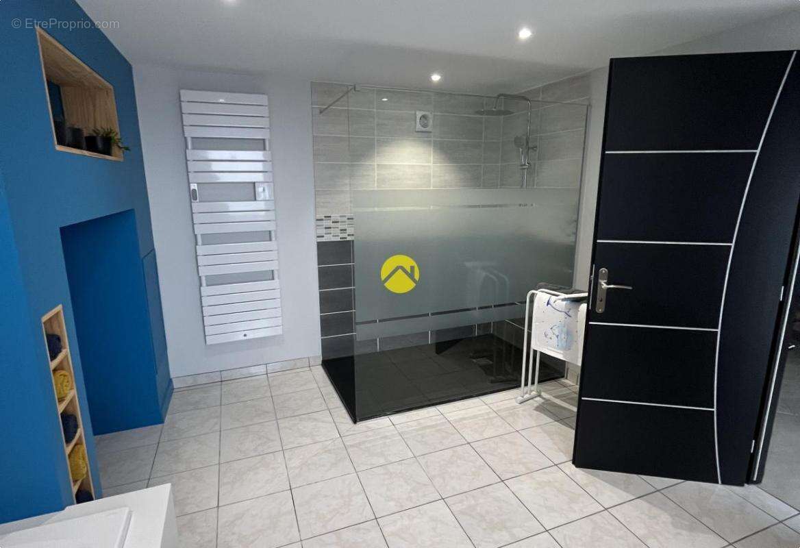 Maison à PUY-GUILLAUME