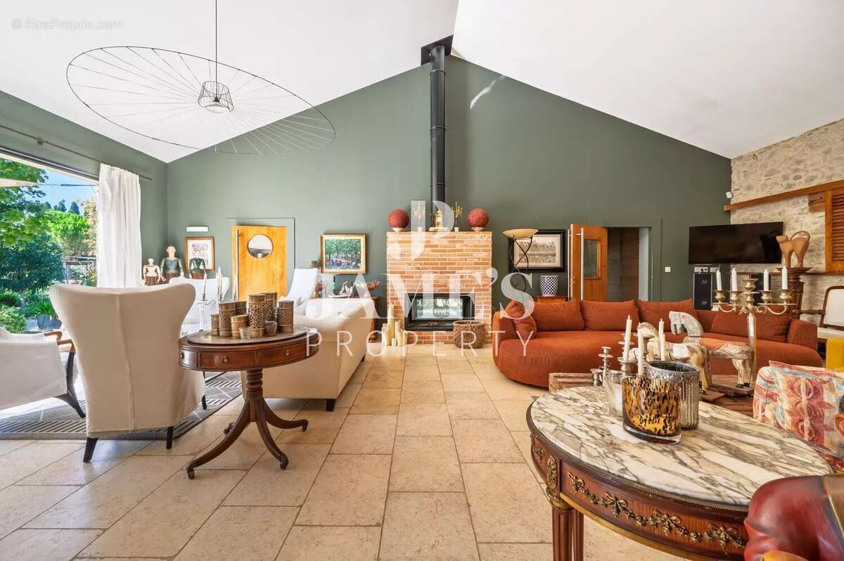 Maison 350 m² à Saint-Remy-De-Provence  - photo 7