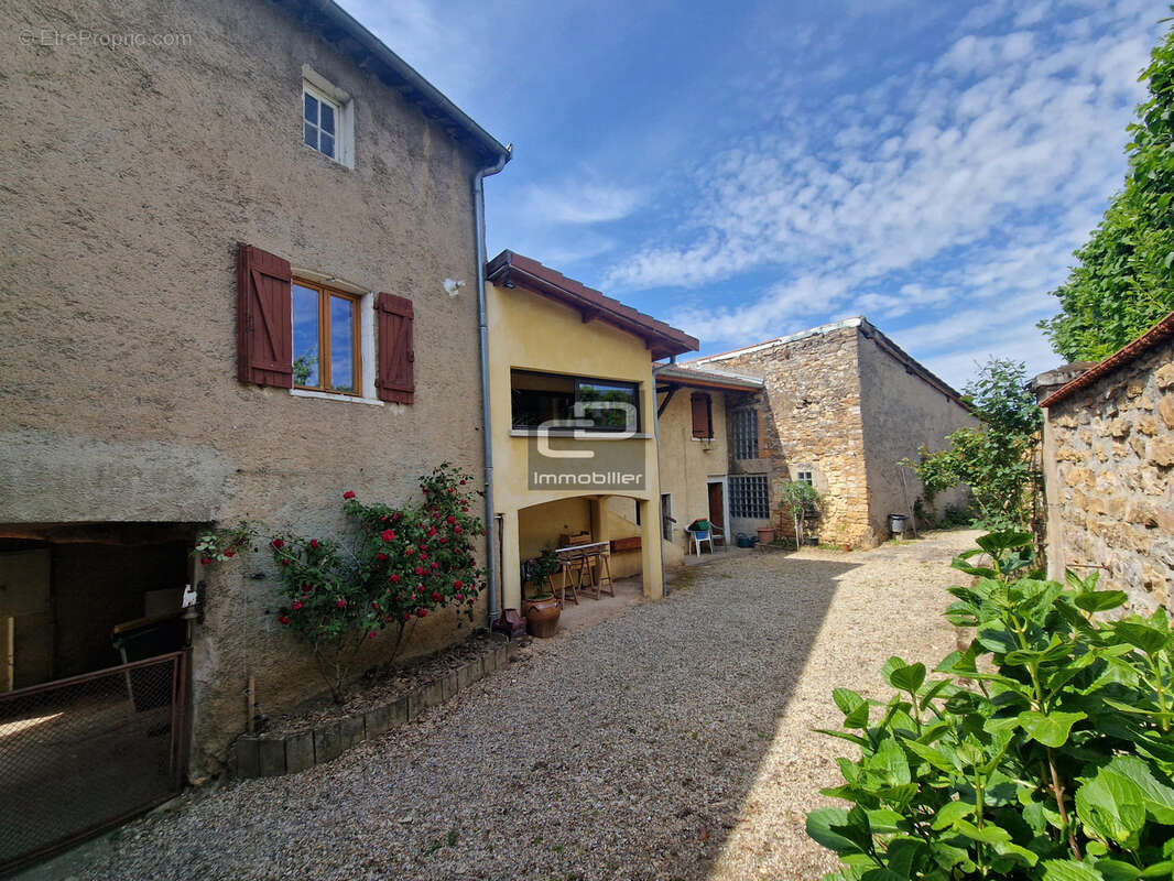 Maison à CURIS-AU-MONT-D'OR