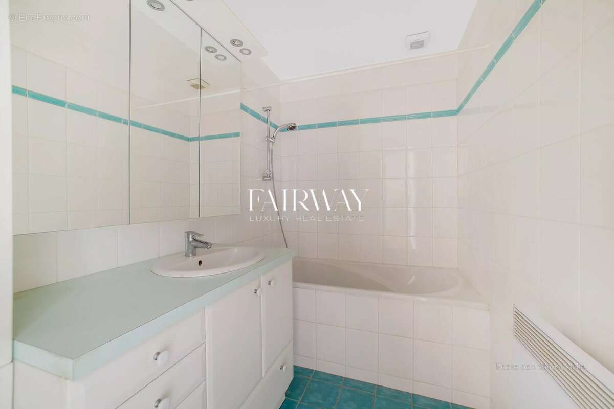 Appartement à PARIS-8E