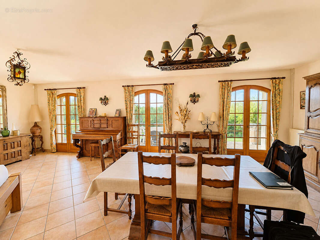 Maison Villiers Le Morhier 7 pièces 335 m² - photo 4