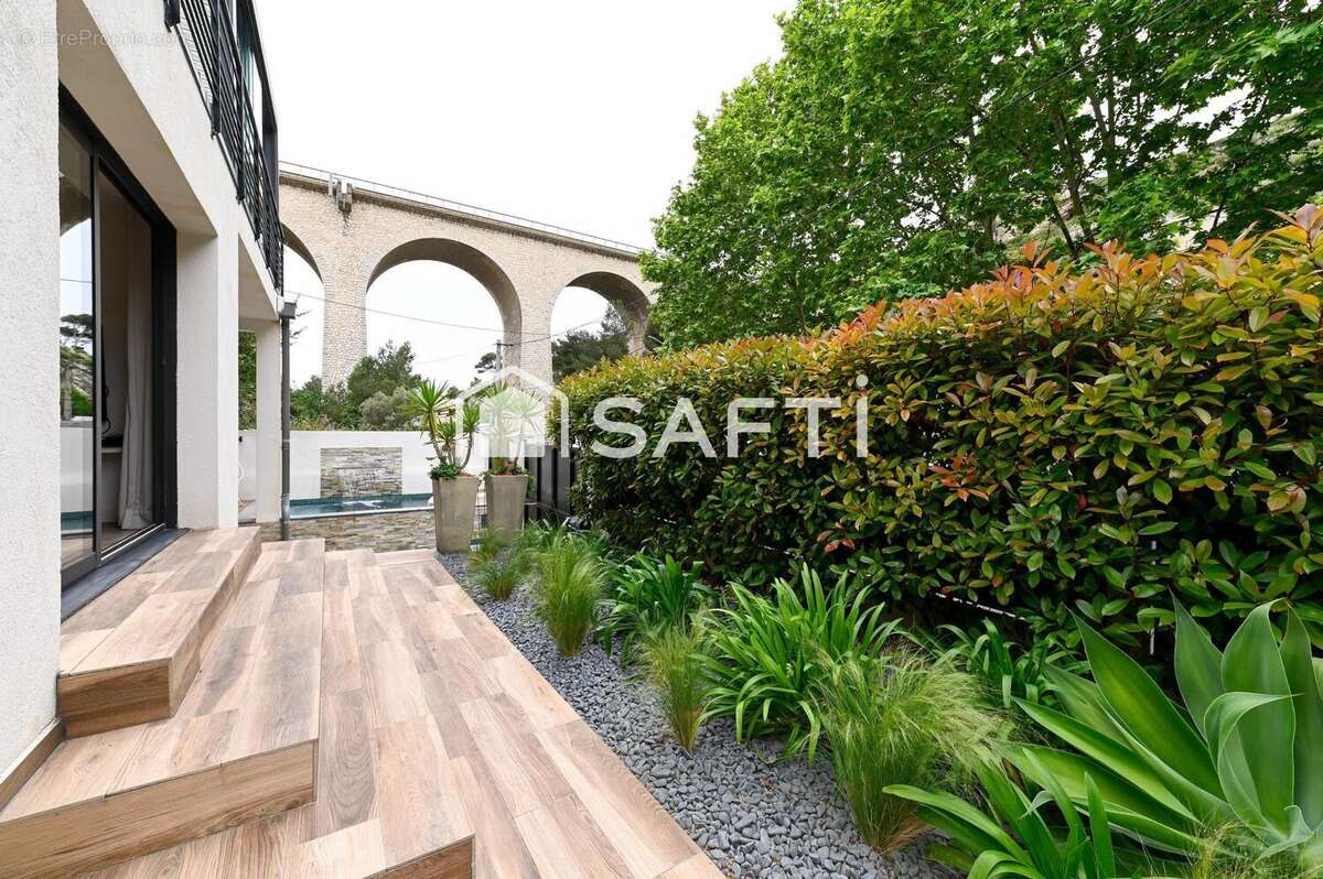 Photo 2 - Maison à CARRY-LE-ROUET