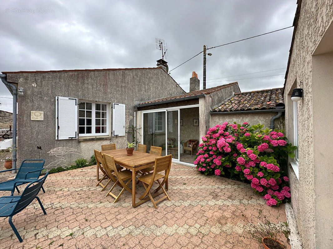 Maison à MARENNES