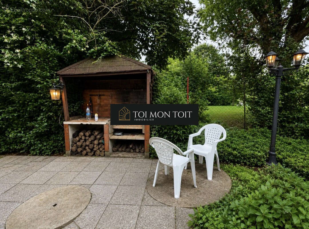 Maison 140 m² à Fosses  - photo 2