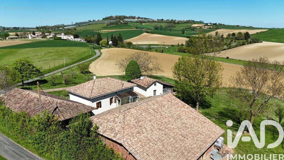 Maison 85 m² à Montalzat  - photo 3
