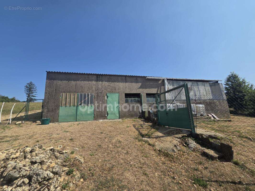 A VENDRE en EXCLUSIVITE maison de famille 5 chambres, 35 ares de terrain et petit hangar - photo 18