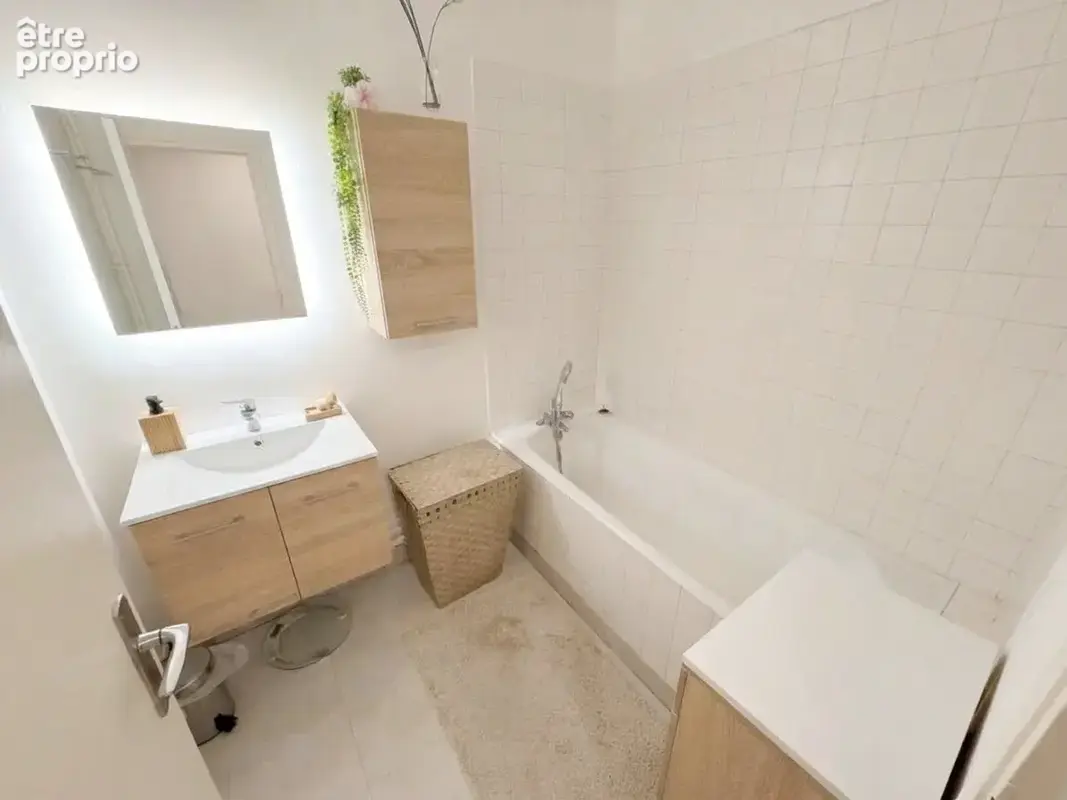 Reims Centre Ville - Appartement à Vendre avec Balcon, Parking en sous sol et cave - photo 6