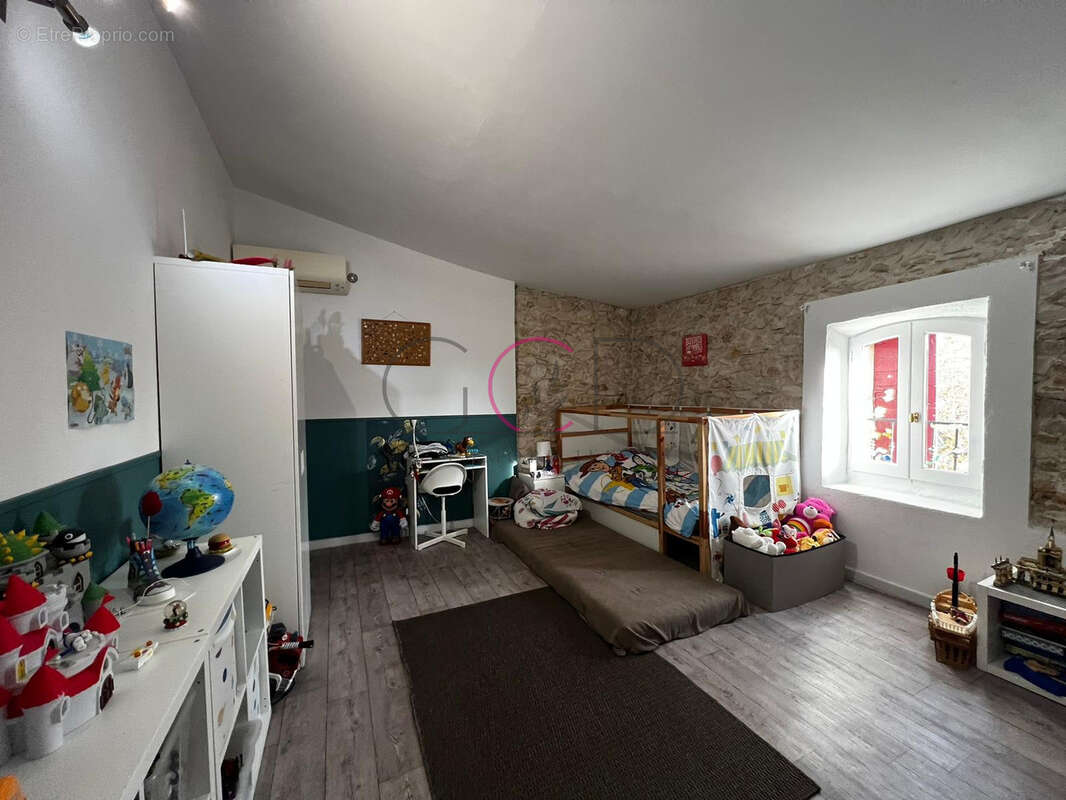 Maison à COUDOUX