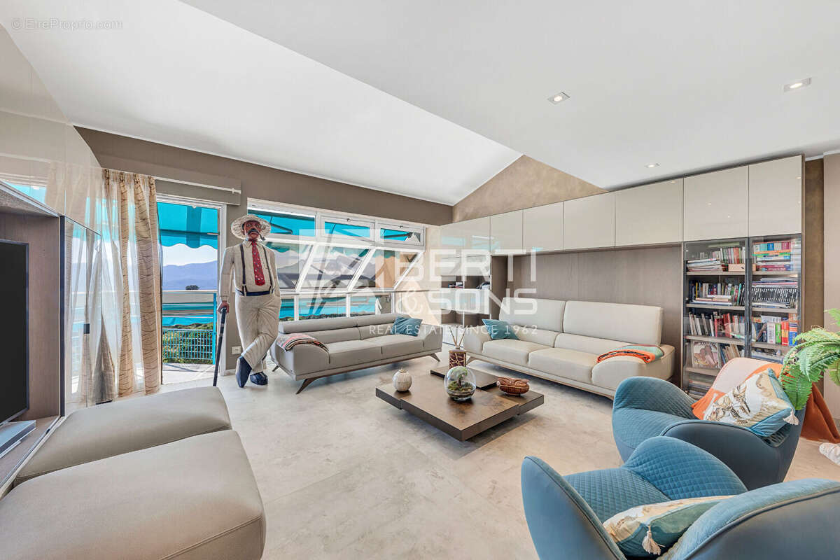 Appartement à MANDELIEU-LA-NAPOULE