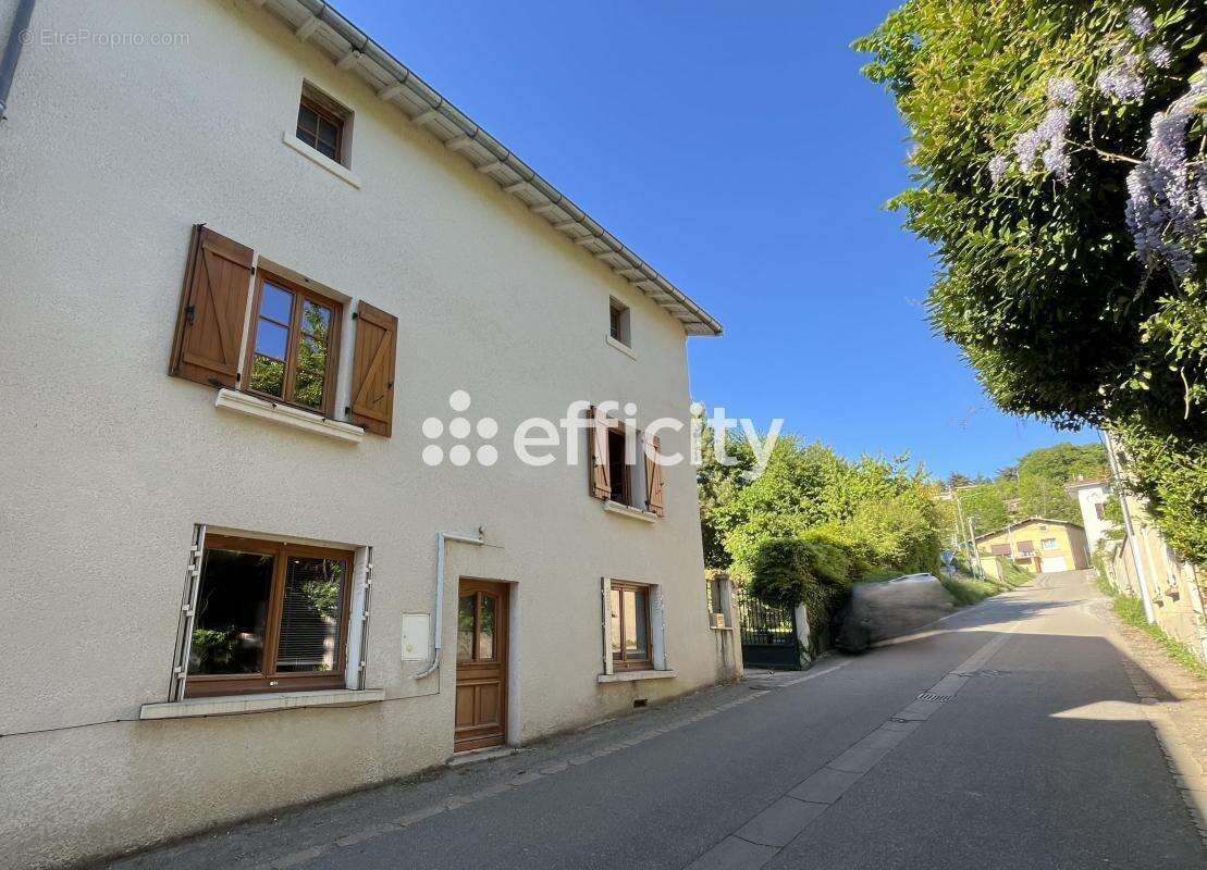 Maison à VERNIOZ
