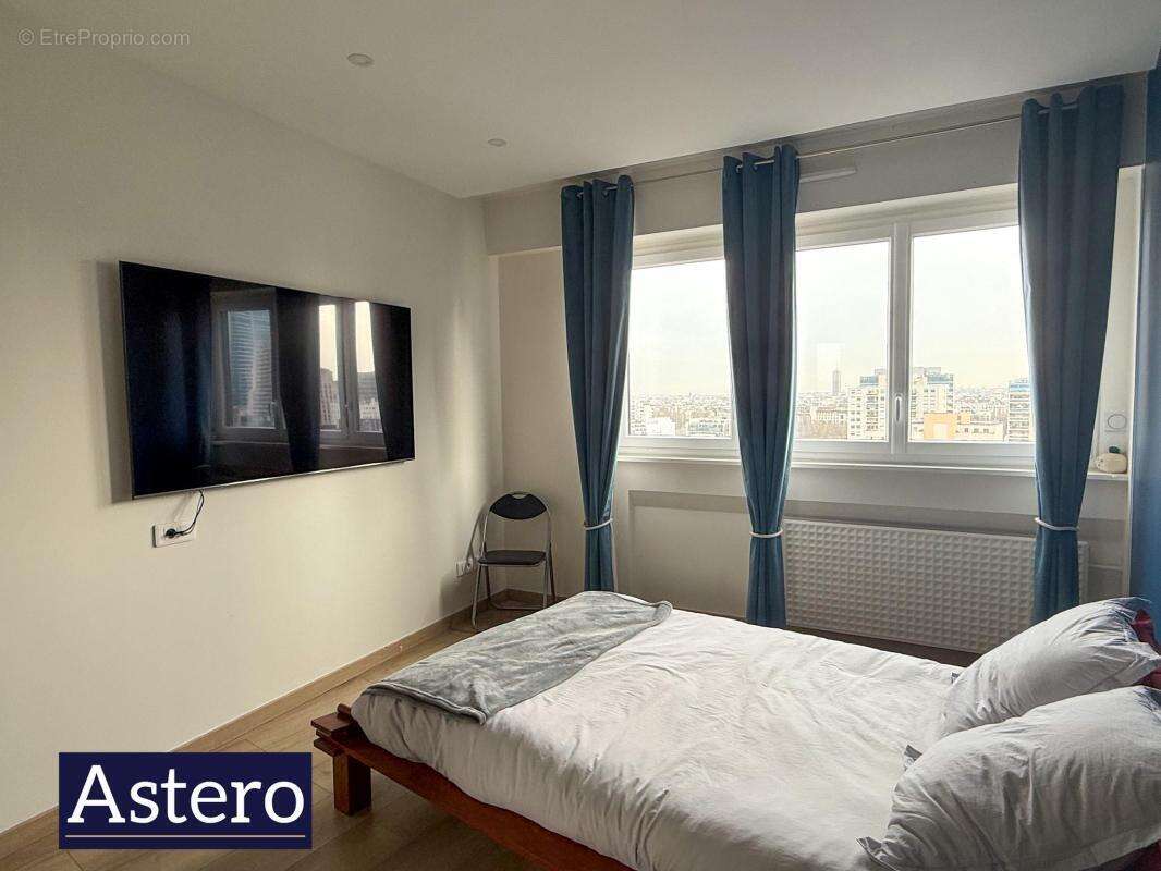 Appartement à COURBEVOIE