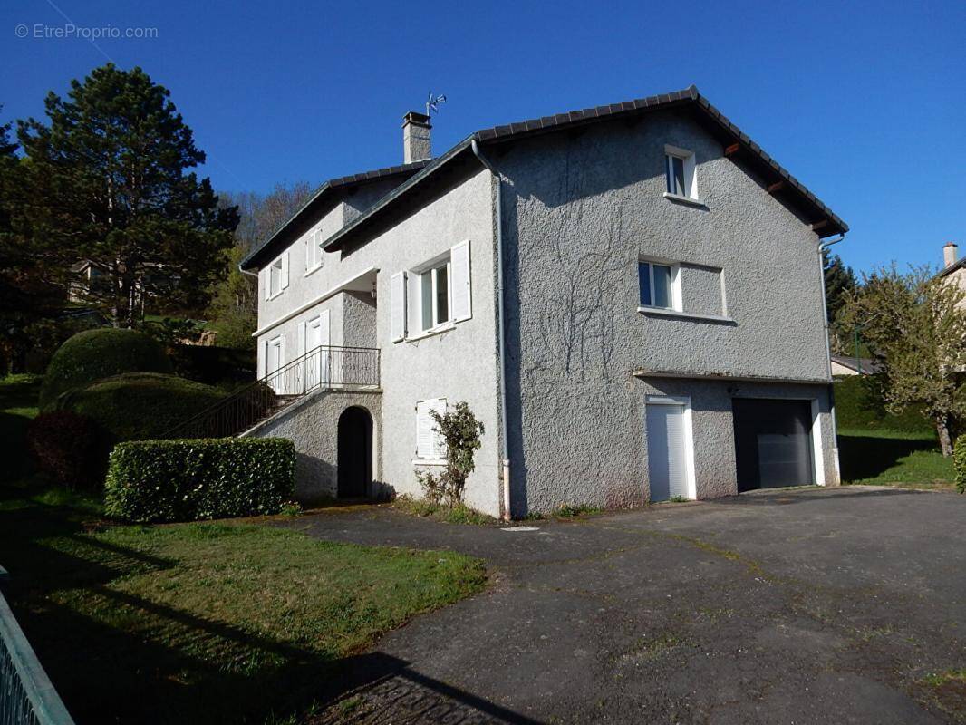 Maison à SAINT-JULIEN-CHAPTEUIL