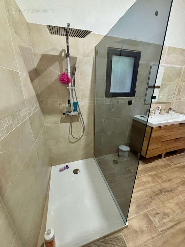 Maison à SUZE-LA-ROUSSE