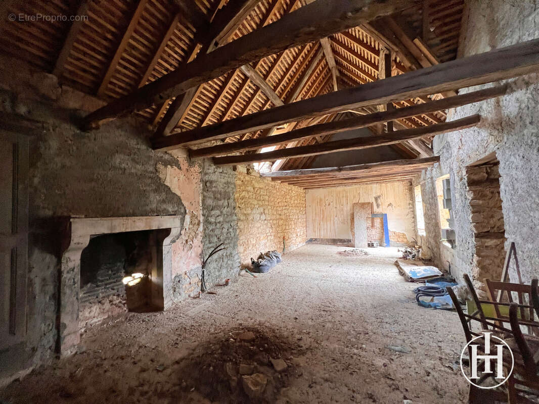Maison à LOYE-SUR-ARNON