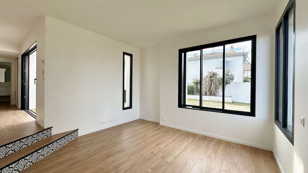 Maison à SAINT-MARTIN-DE-SEIGNANX