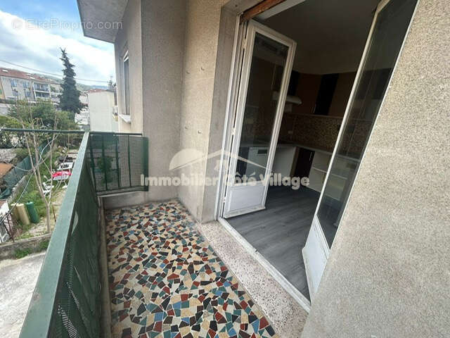 Appartement à CONTES