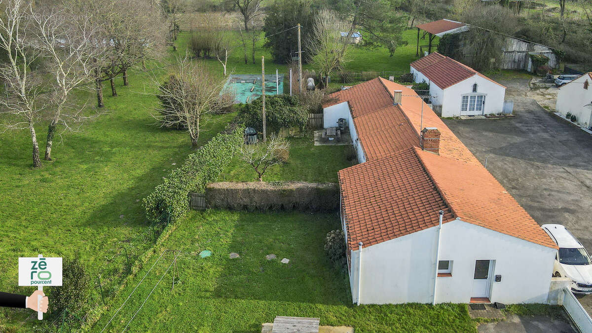 Maison à CHATEAUNEUF