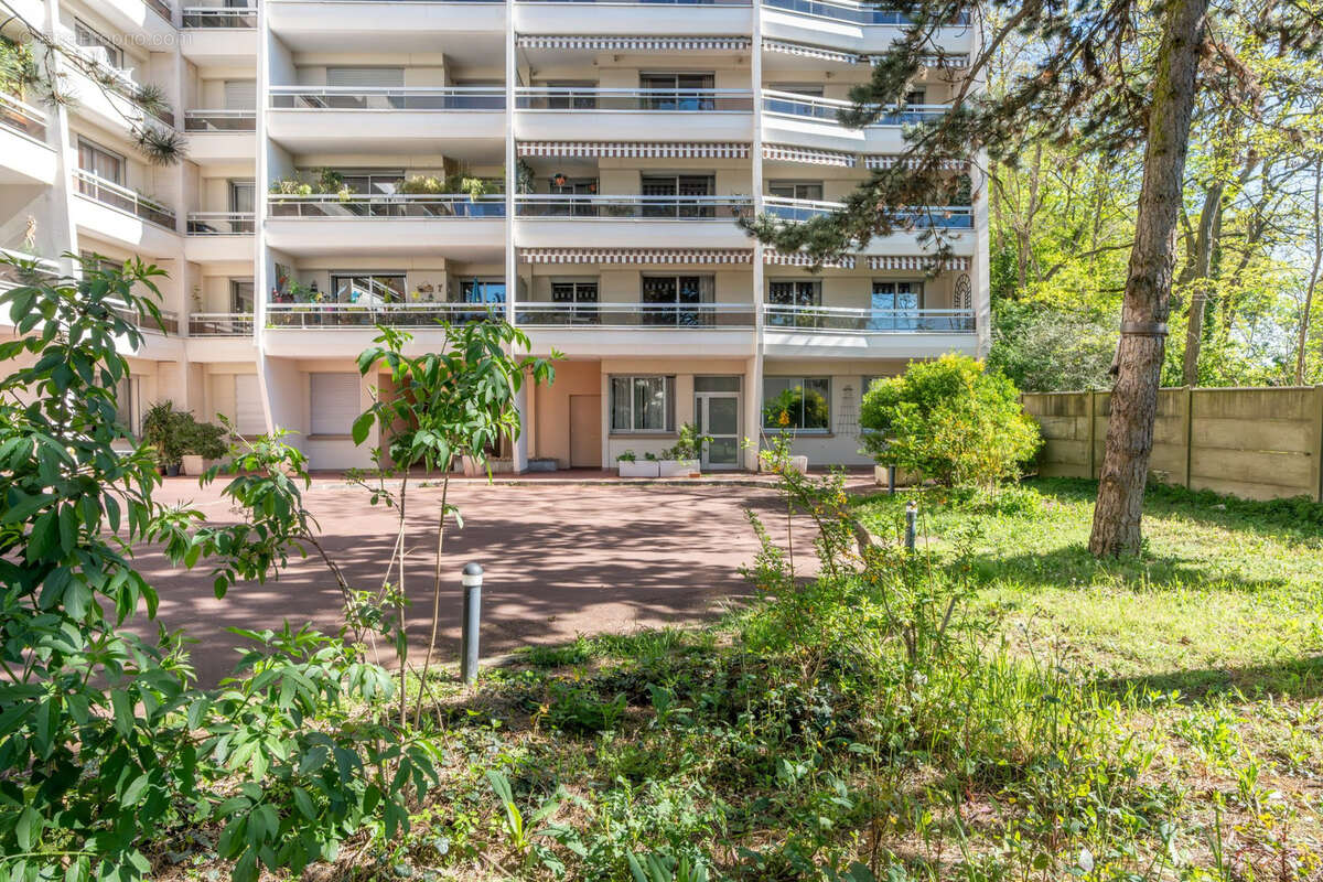 Appartement 3 pièces avec balcon, cave et deux parkings - photo 19