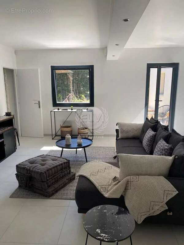 Maison à PLAN-DE-LA-TOUR