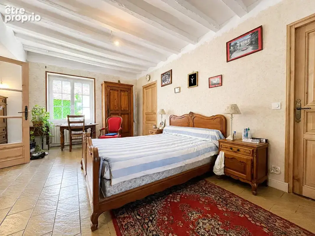 Maison à 5 min de Levroux 9 pièce(s) 290 m2 - photo 5
