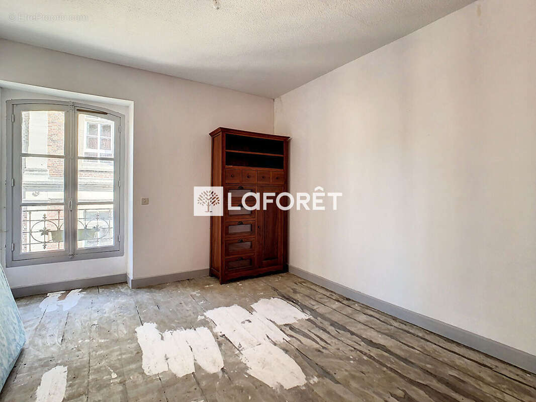 Appartement à VIENNE-LE-CHATEAU