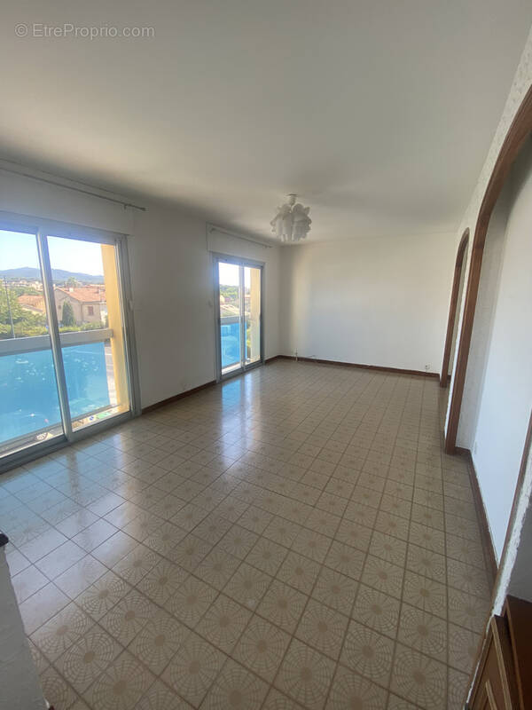 Appartement à SIX-FOURS-LES-PLAGES