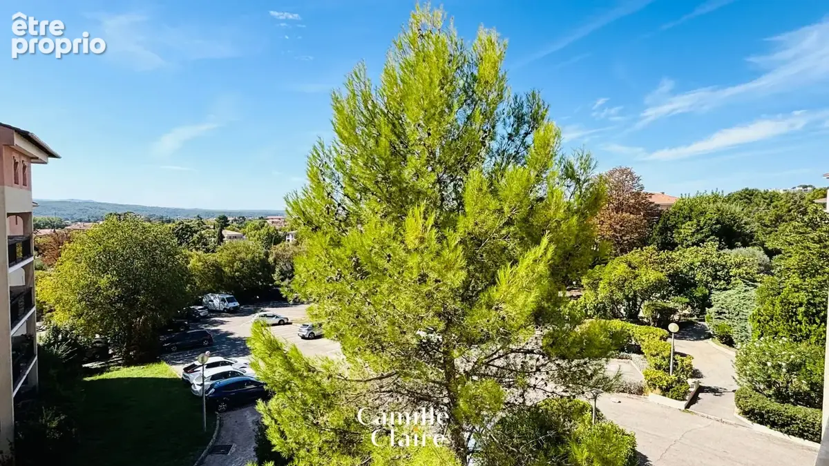 Centre ville et commerces à pied Aix en Provence - Appartement  T3 - T4 avec terrasse, ascenseur et parking - - photo 3