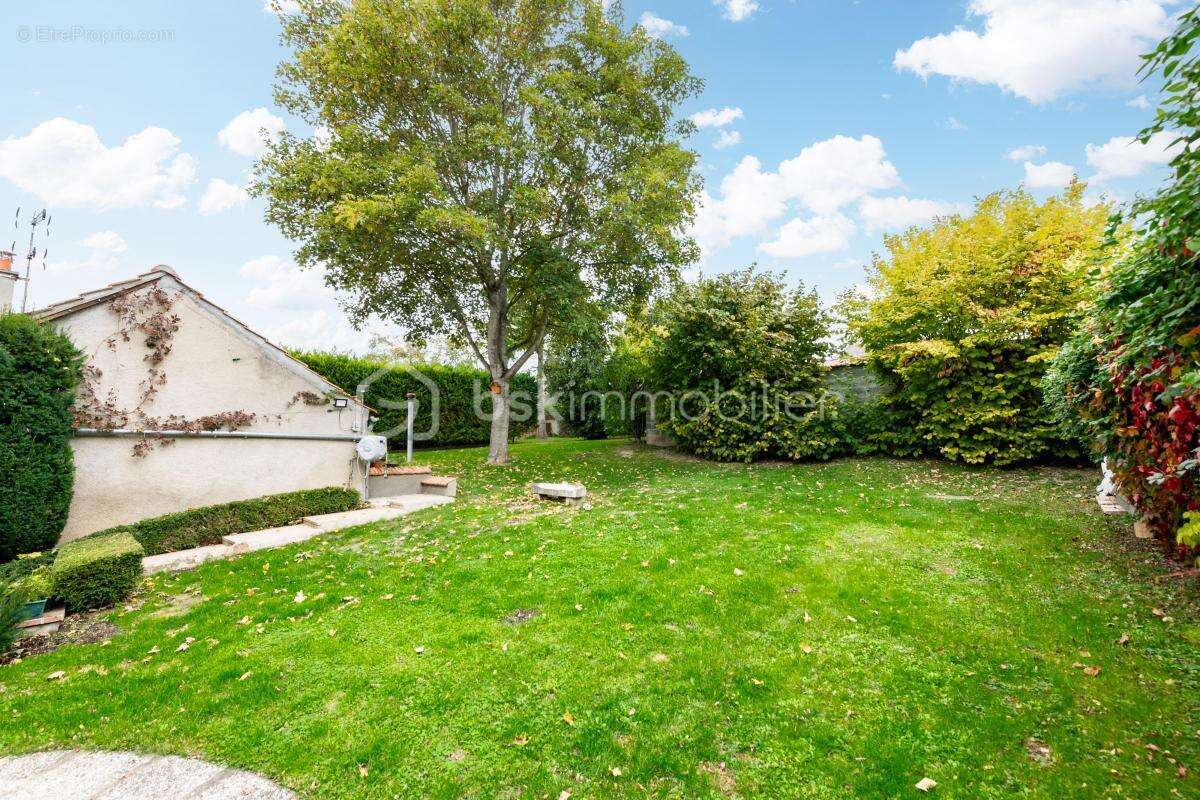 Maison à COURLON-SUR-YONNE