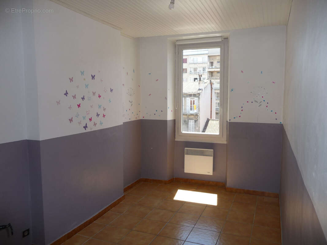 Appartement à MARSEILLE-3E