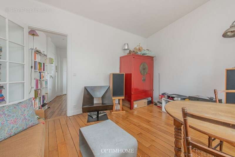 Appartement à LES LILAS