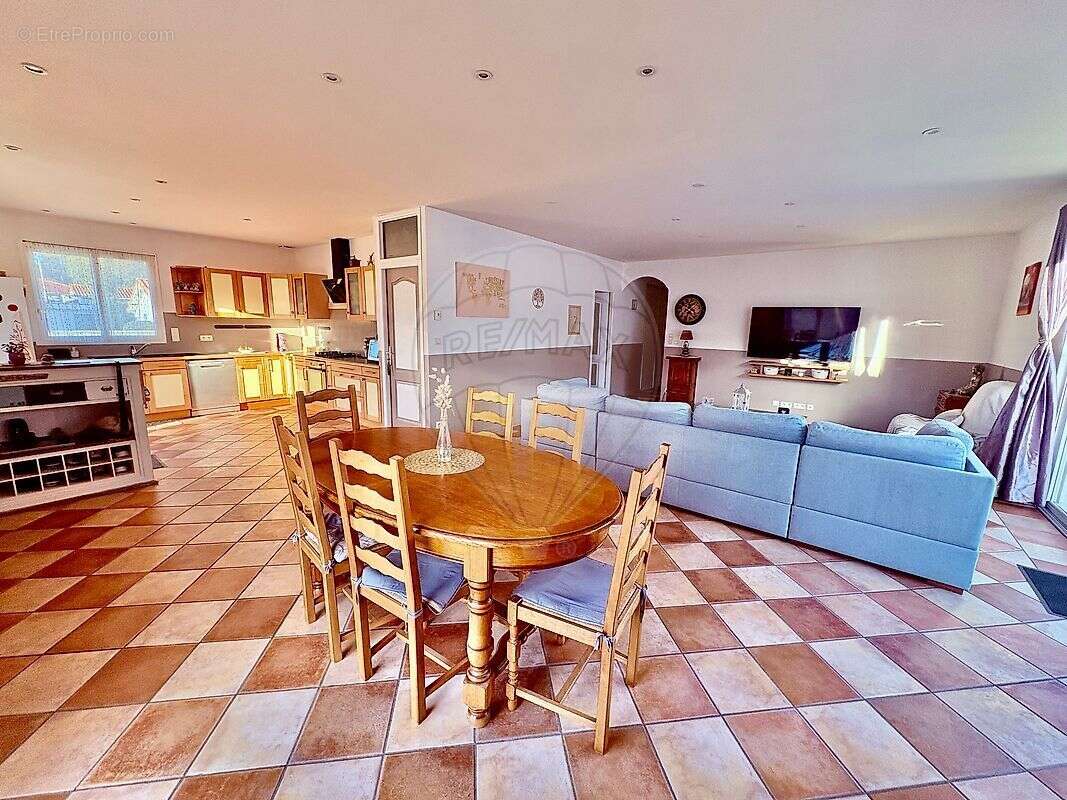 Maison à MESCHERS-SUR-GIRONDE