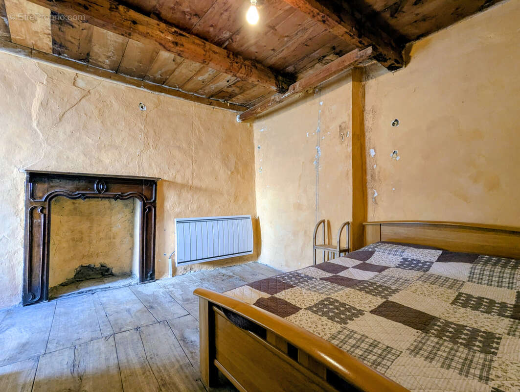 Charmante maison en pierre 2 chambres · Village perché du Pays Toy · Terrasse - photo 15