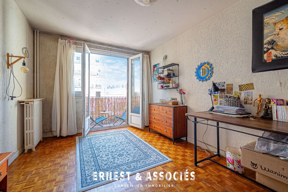 Appartement à PARIS-10E