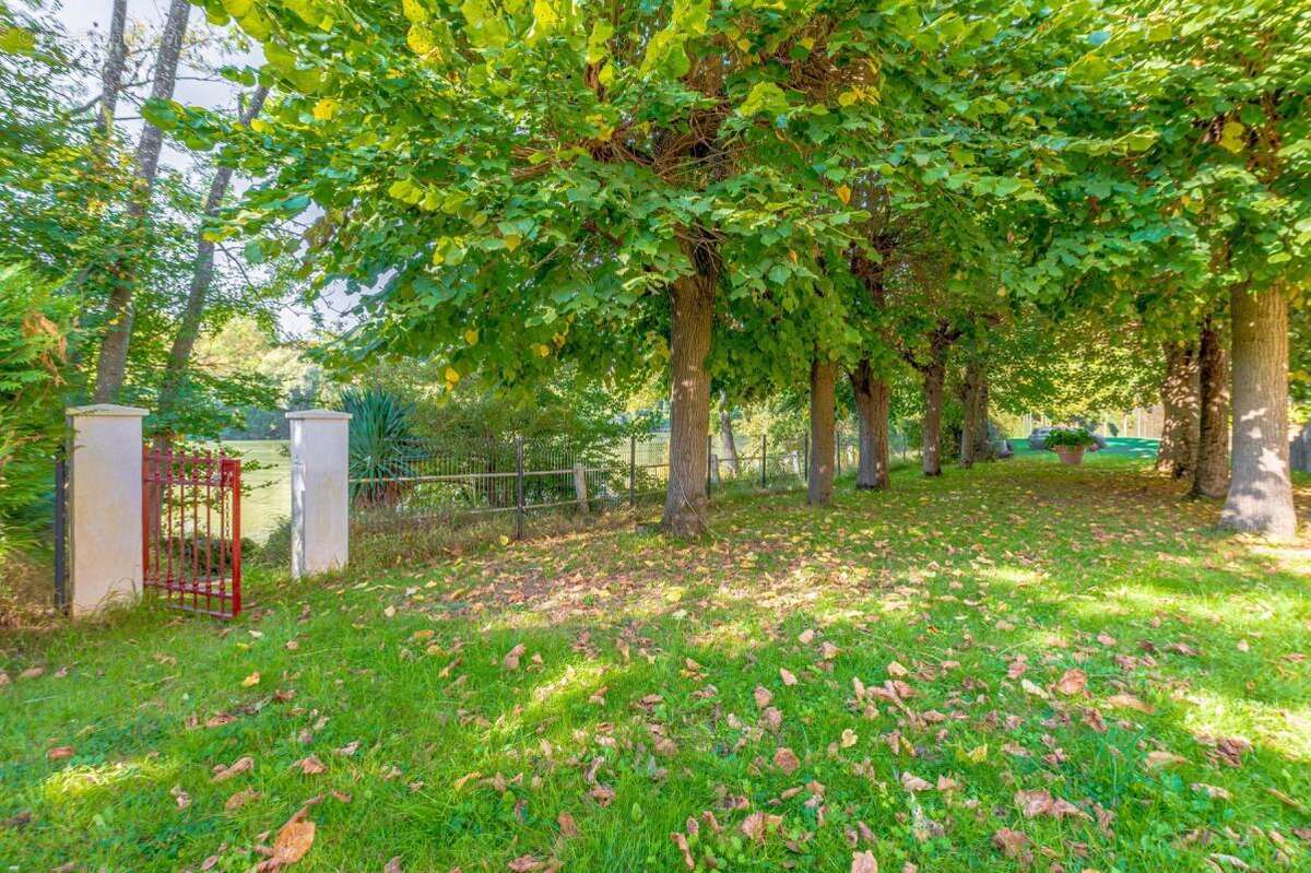 Maison à SOISY-SUR-SEINE