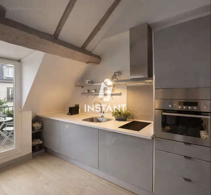 Appartement à PARIS-3E