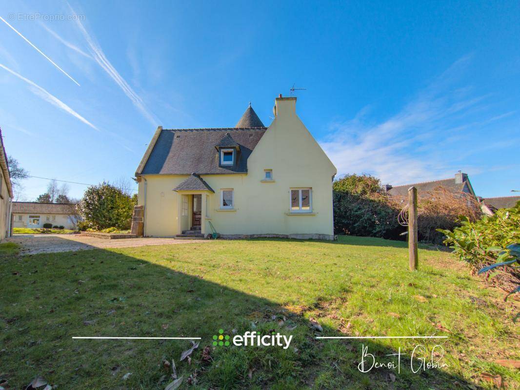 Maison à CARHAIX-PLOUGUER