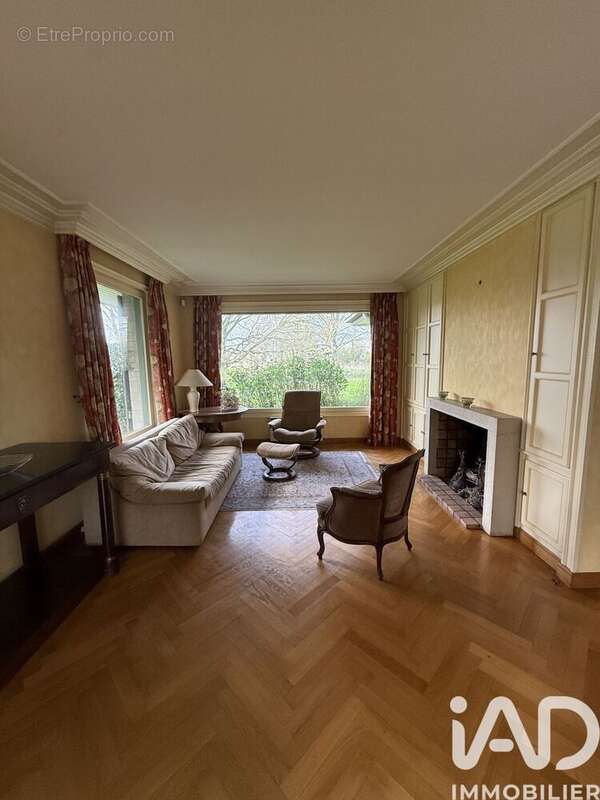 Maison 300 m² à Saint-Floris  - photo 9