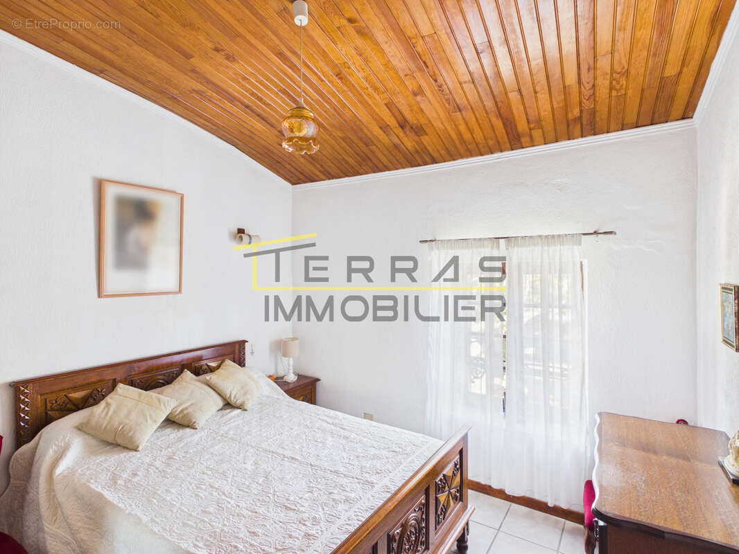 Appartement à VALREAS