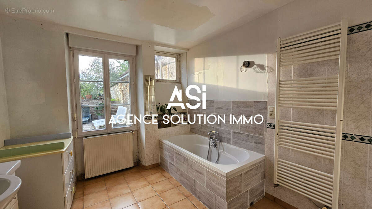 Maison à TORCE-VIVIERS-EN-CHARNIE