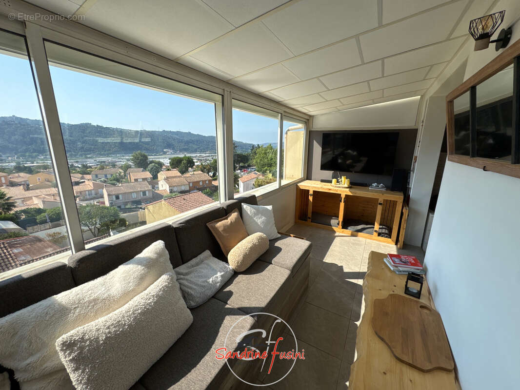 Carros beau duplex de 4 pièces avec vaste terrasse et garage. - photo 2