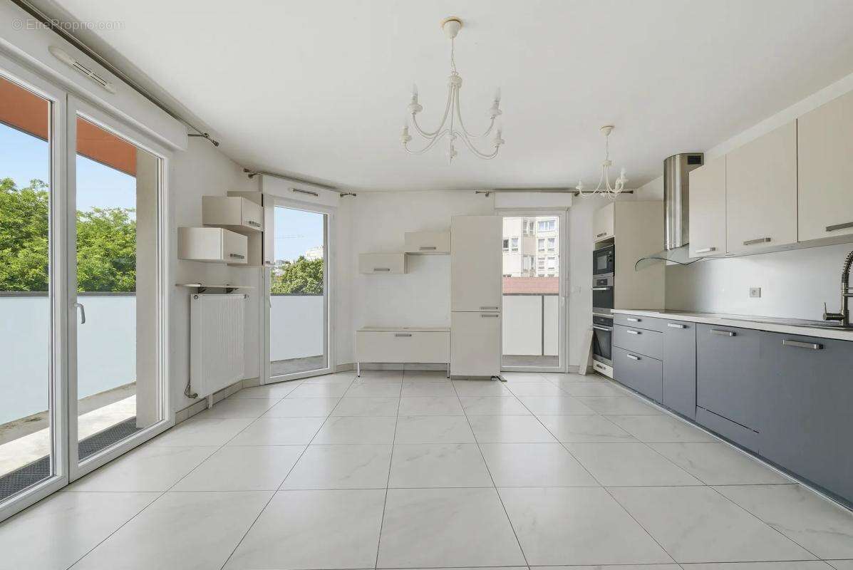 Appartement à IVRY-SUR-SEINE